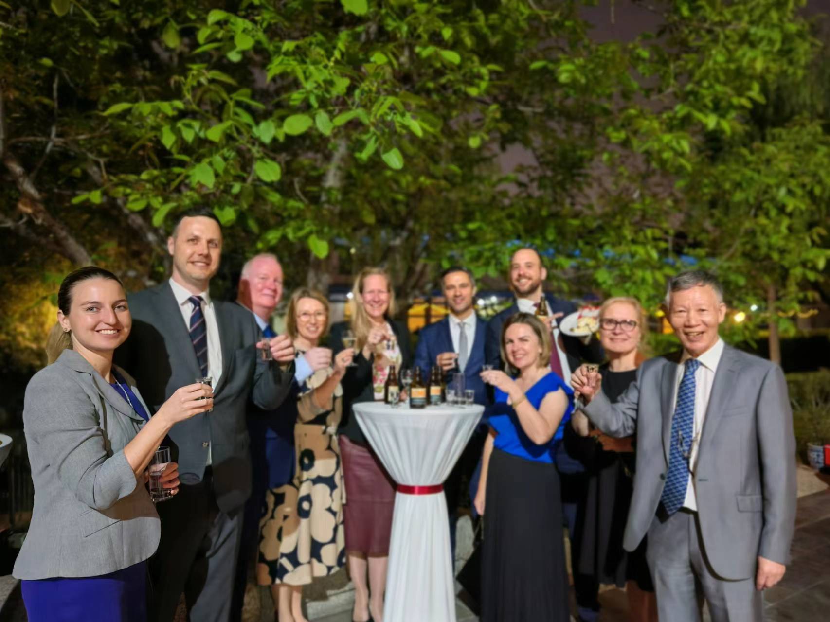 b985fa40b644e09ec01ab6bf25b0412.jpg